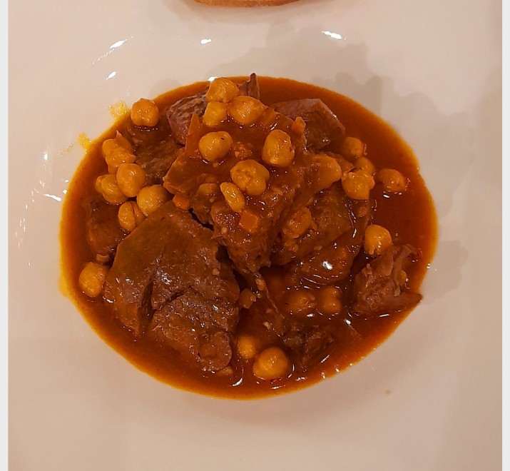 <h6 class='prettyPhoto-title'>Beef Veal Tongue/ Chickpeas </h6>