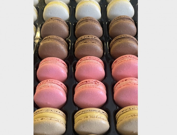 <h6 class='prettyPhoto-title'>Classic French Macarons </h6>