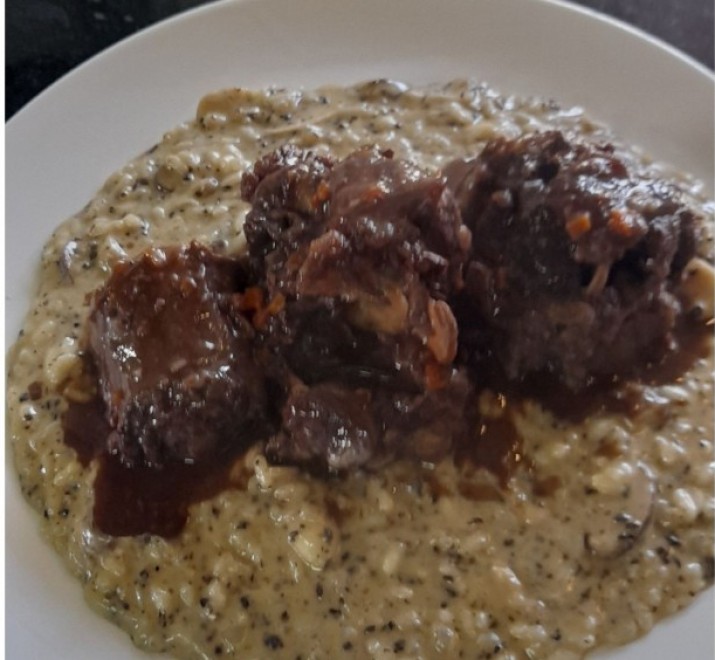 <h6 class='prettyPhoto-title'>Risotto Mushroom / Braised Wagyu Oxtail * To Share*</h6>