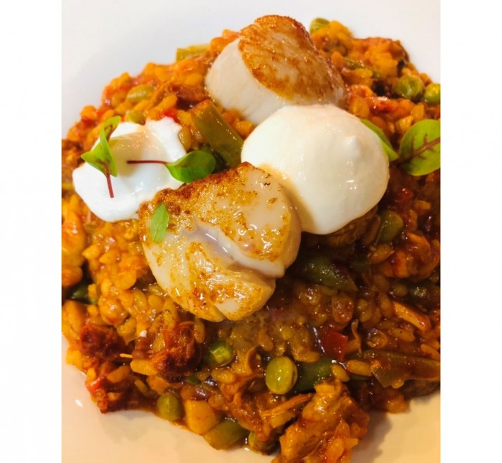 <h6 class='prettyPhoto-title'>Paella with Scallop (Take time cooking 30 minutes)</h6>