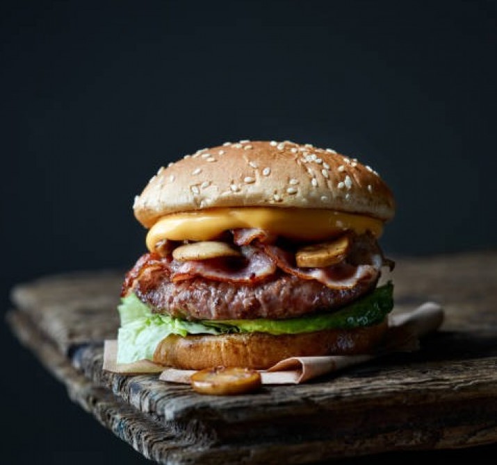 <h6 class='prettyPhoto-title'>74. Burger Of Me</h6>
