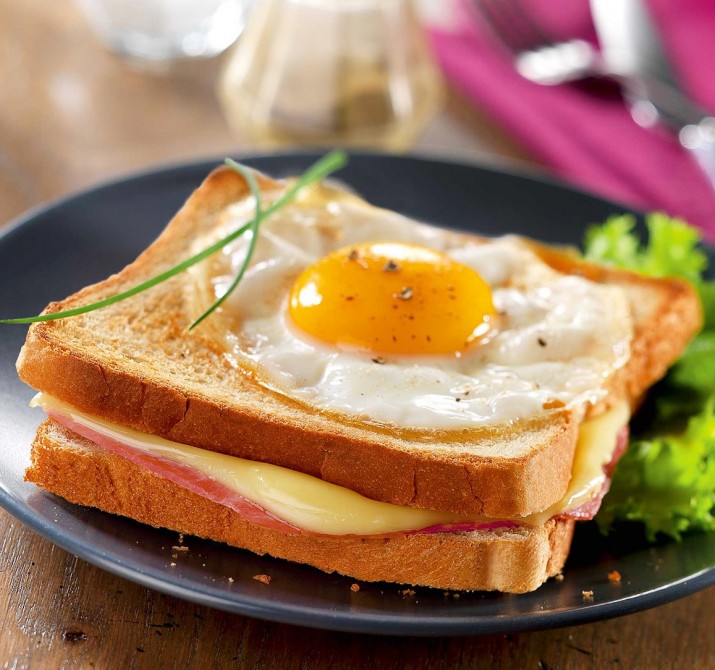 <h6 class='prettyPhoto-title'>27. Croque Madame Toast with French Fries</h6>