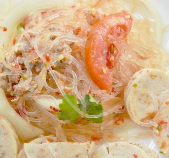 <h6 class='prettyPhoto-title'>Spicy Glass Noodles Salad with Chicken</h6>