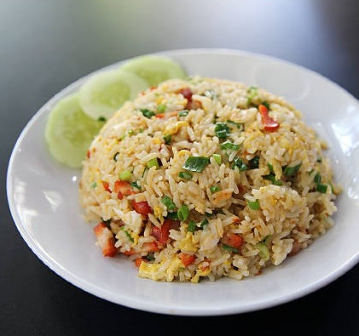<h6 class='prettyPhoto-title'>"Kao Pad" Fried Rice with Chicken</h6>