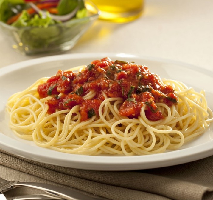 <h6 class='prettyPhoto-title'>38. Pasta Tomato sauce with basil</h6>