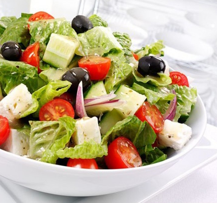 <h6 class='prettyPhoto-title'>33. Greek Salad</h6>