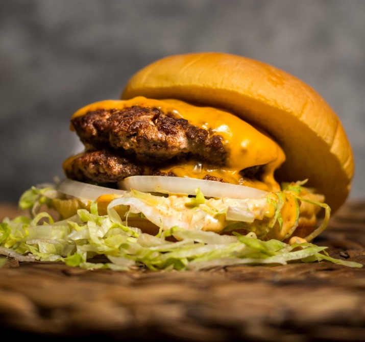 <h6 class='prettyPhoto-title'>Sunset Laziz Burger</h6>