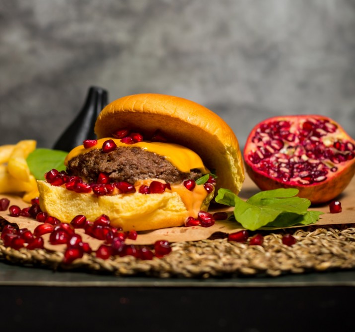 <h6 class='prettyPhoto-title'>Sunset Pomegranate Burger</h6>