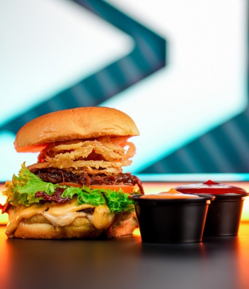 <h6 class='prettyPhoto-title'>Ultimate Baz Burger</h6>