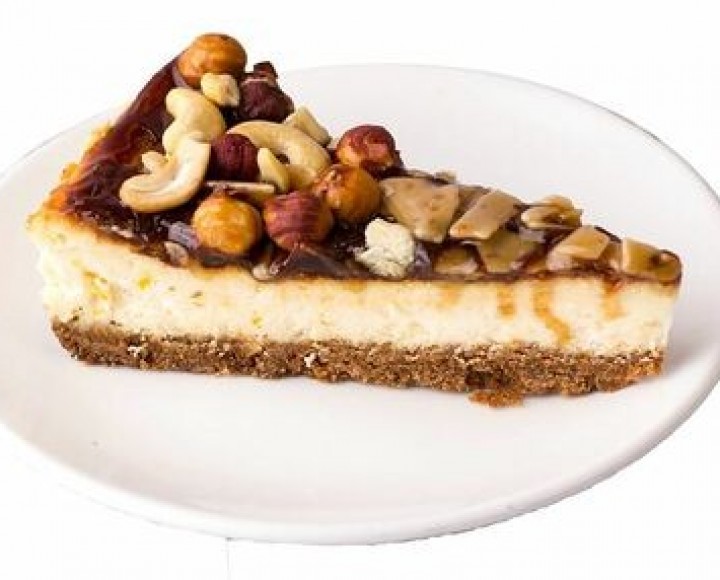 <h6 class='prettyPhoto-title'>Cheesecake "New-York" caramel with peanuts</h6>