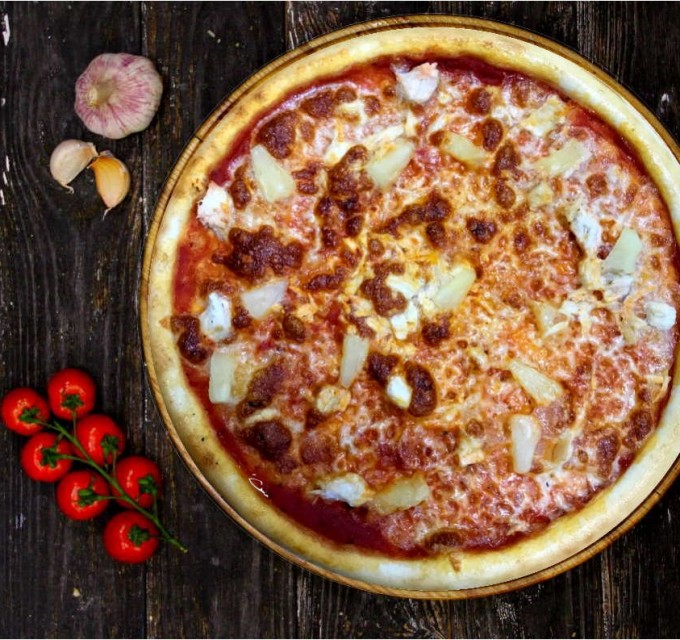 <h6 class='prettyPhoto-title'>Pizza "Children's with chicken and pineapple" 25cm.</h6>